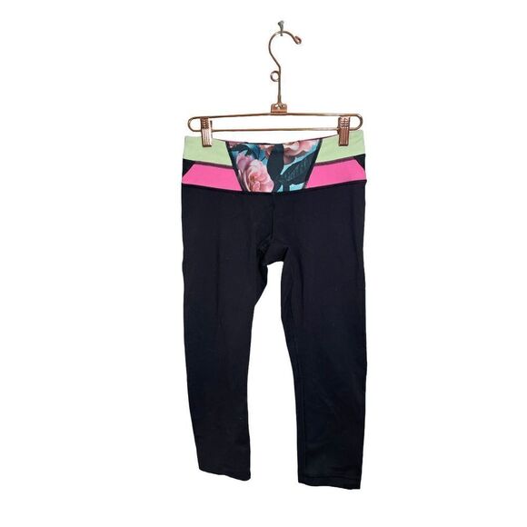 Lululemon Wunder Under Crop‎ Reversible Capri Leggings Size 4 Black Floral Band - Picture 1 of 9